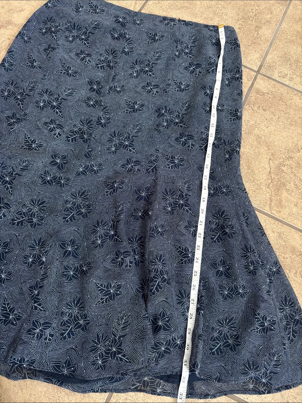 Liz Claiborne Navy Floral A-Line Flounce Skirt size 14 - Picture 4 of 5